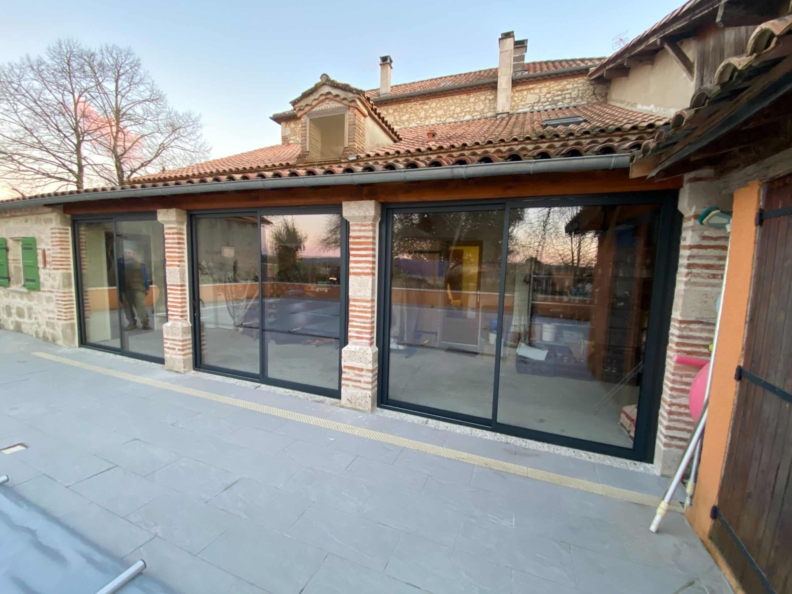 Réalisation RENOVERSO : Pose de portes-fenêtre aluminium à Nérac