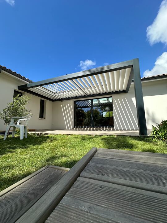 Réalisation RENOVERSO : Pose de Pergola bioclimatique à Layrac
