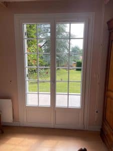 pose de portes-fenêtres - RENOVERSO