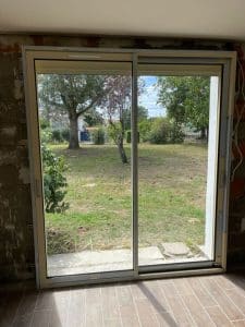 pose d'une porte fenêtre à foulayronnes - renoverso 2