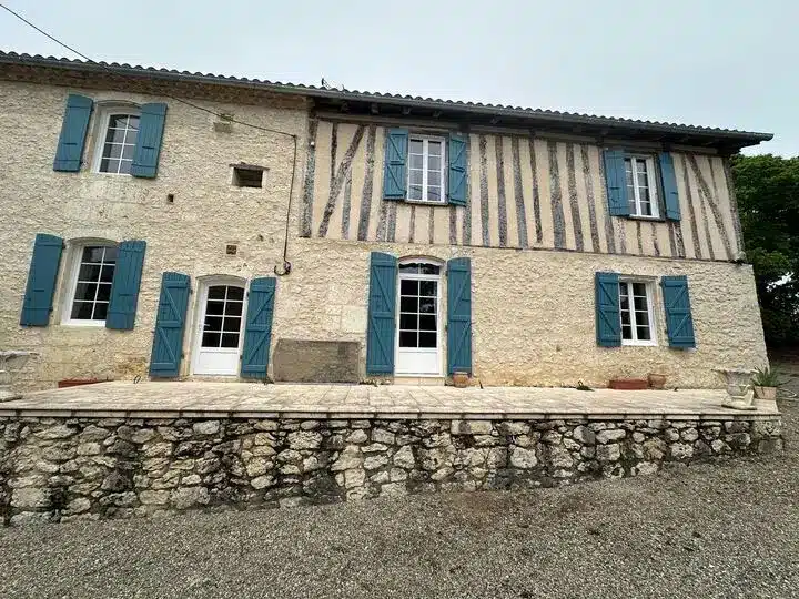 Réalisation RENOVERSO : Pose de fenêtres, porte fenêtre et volets à Bon-Encontre