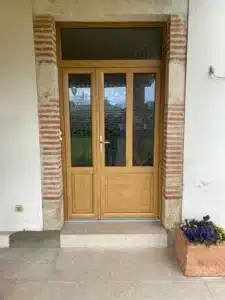 installation de porte en bois - renoverso - agen