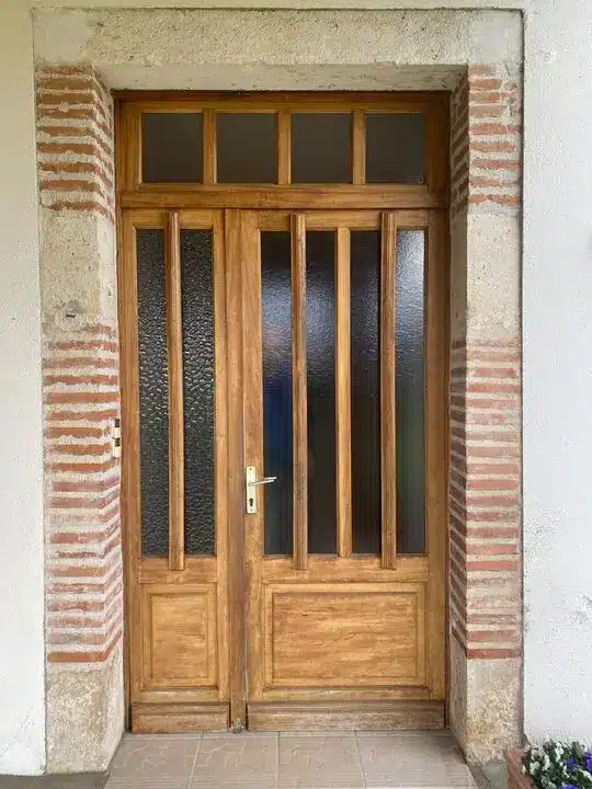 installation de porte en bois - renoverso - agen