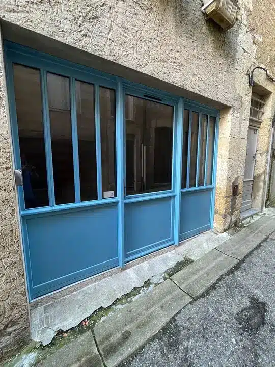 Réalisation RENOVERSO : Pose d’une porte d’entrée avec verrières à Boé